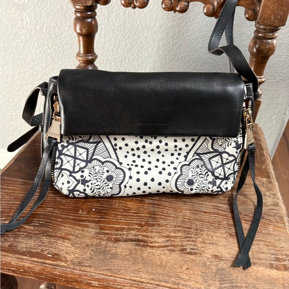 BALI NOVELTY CROSSBODY:Aimee Kestenberg Black and White Crossbody Bag